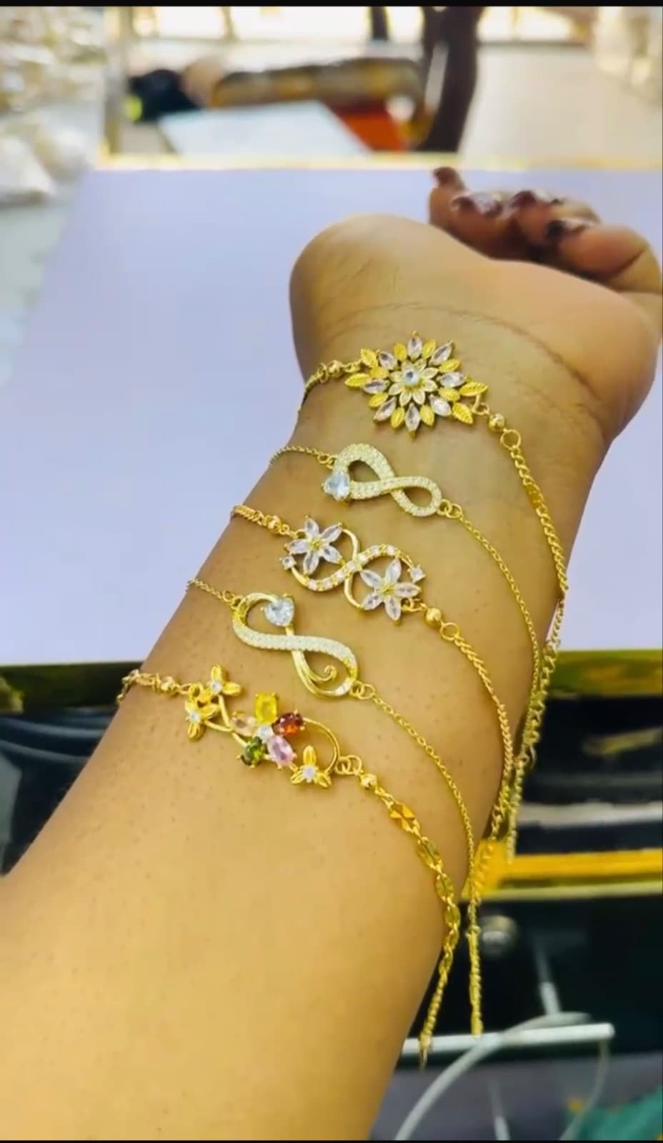 Zirconia chain Bracelets